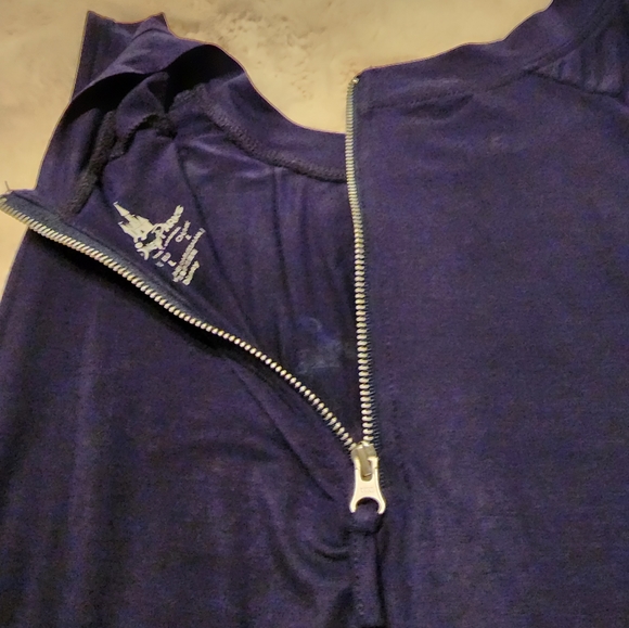 Disney Discover the magic tank top, Medium, NWT - Picture 8 of 14